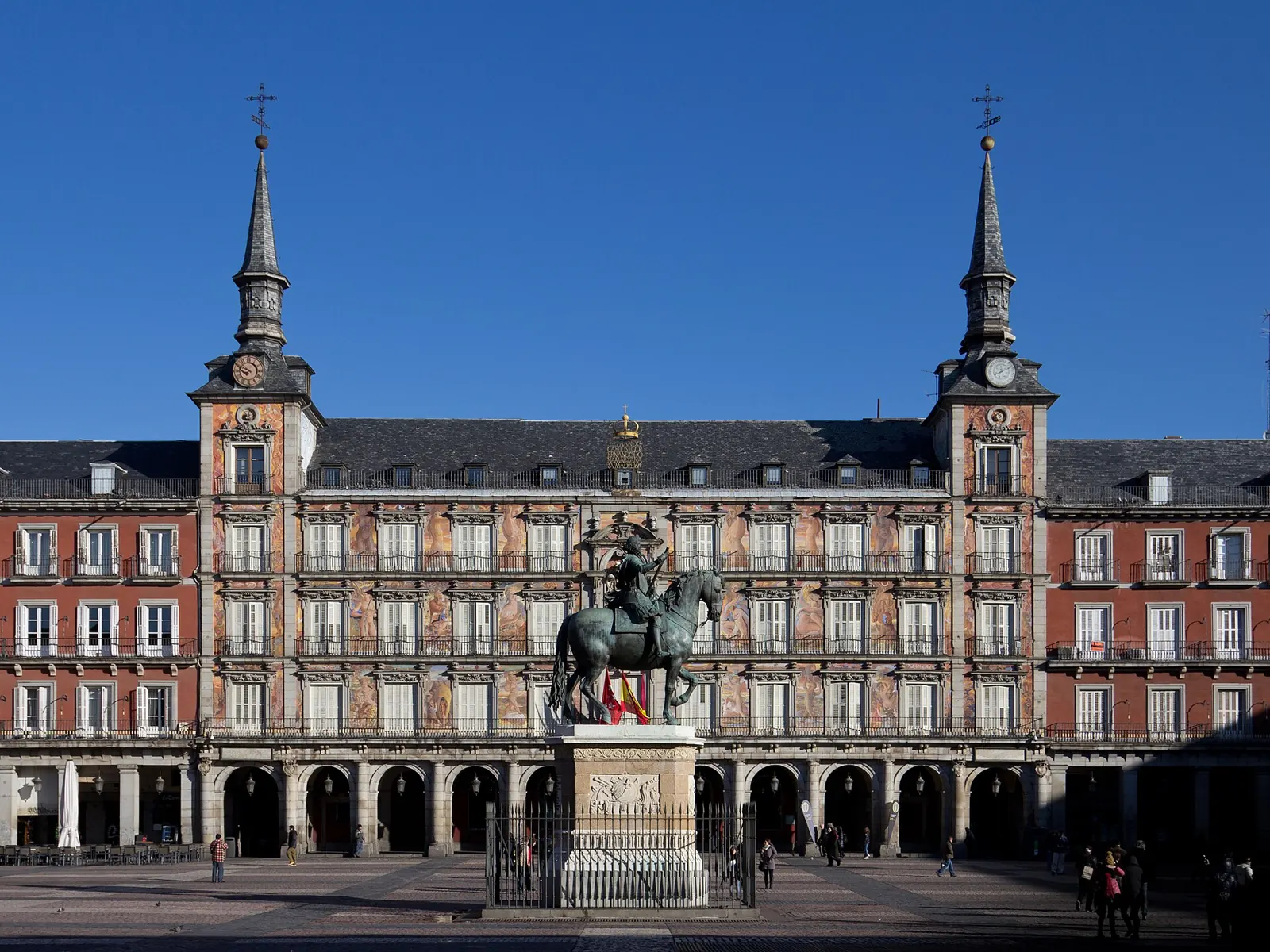 Plaza Mayor de Madrid con la estatua de Felipe III